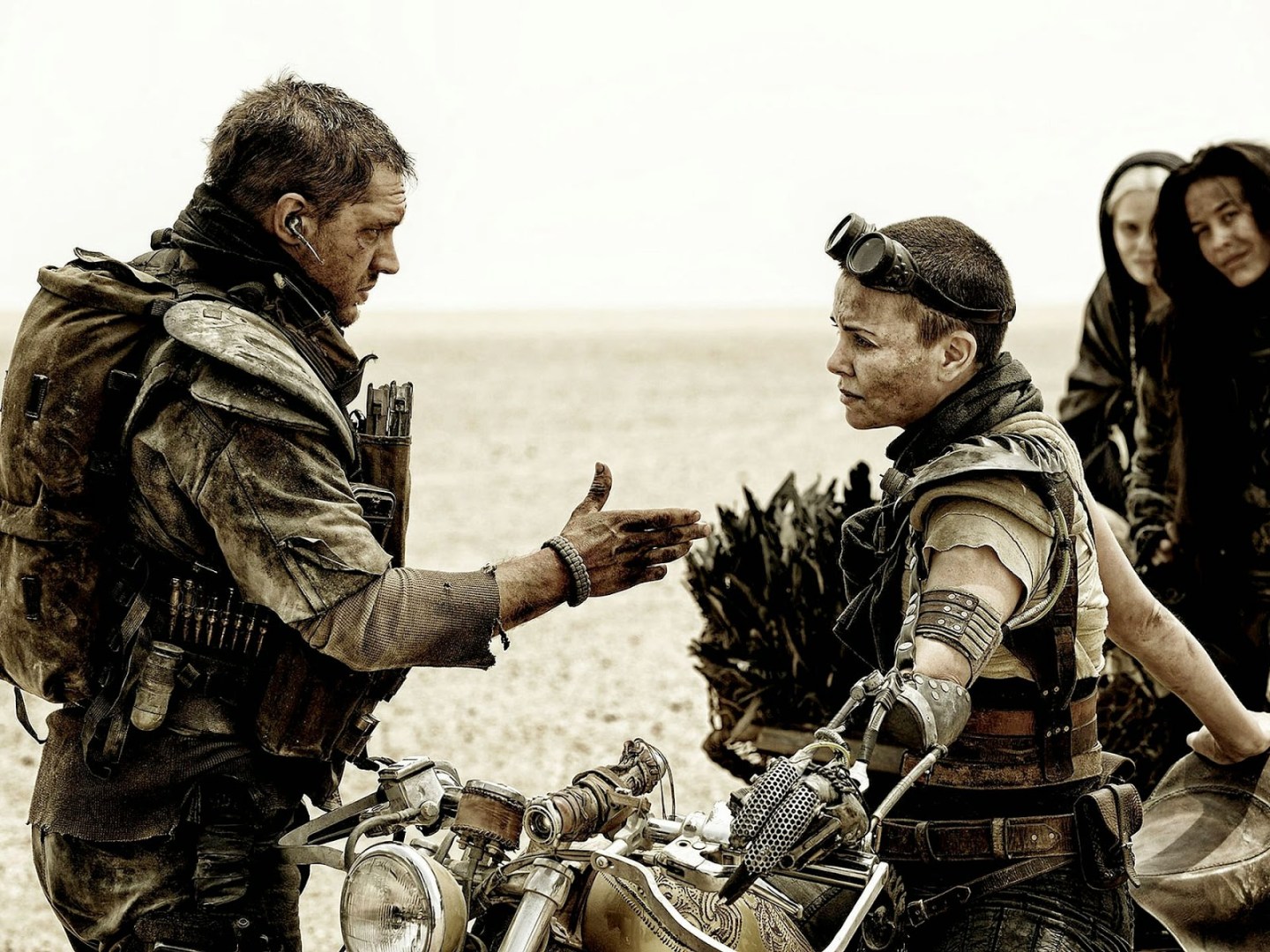 Max and Furiosa get along in Mad Max: Fury Road